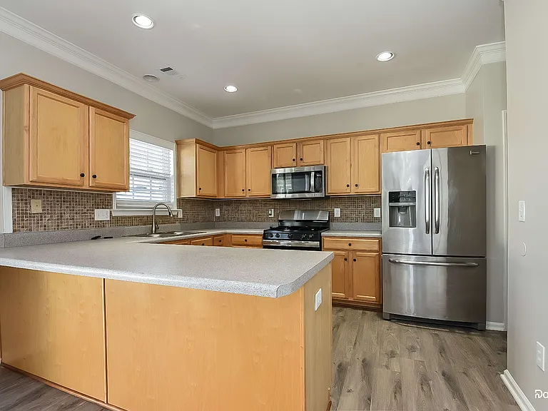 328 Hiawassee Dr — Photo 3
