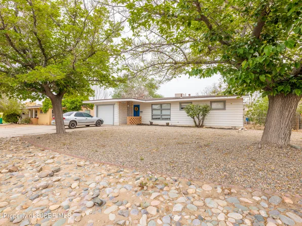 3312 N Dustin Ave, Farmington, NM 87401