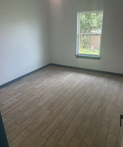 8425 Stonewood Dr — Photo 2