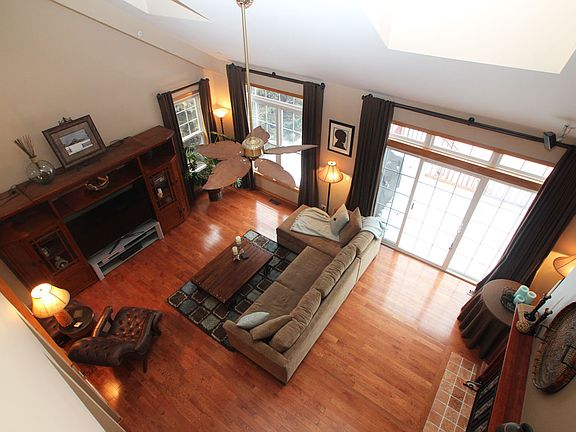 5th image of 21 Lakebreeze Ct