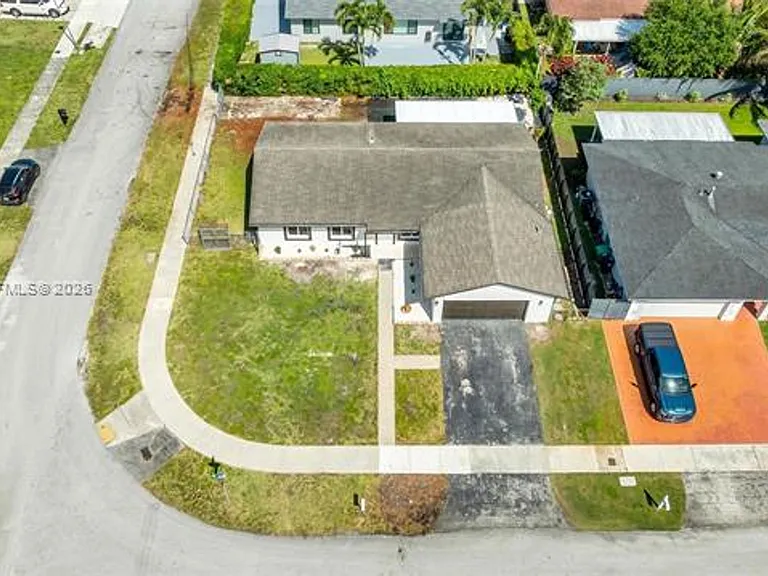 13231 SW 86th St — Photo 3