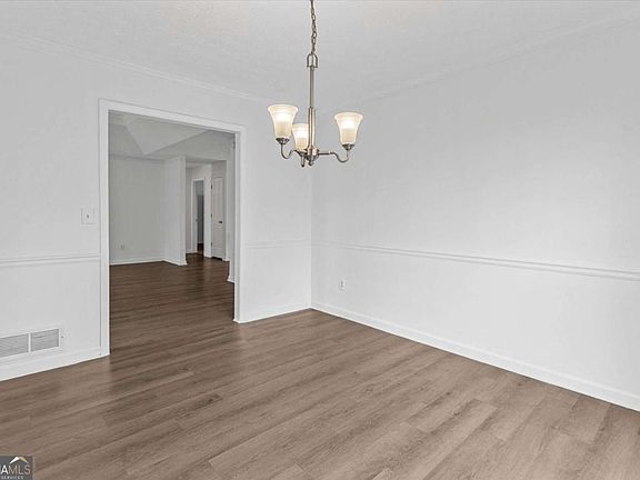 4th image of 870 Hounds Ridge Ct