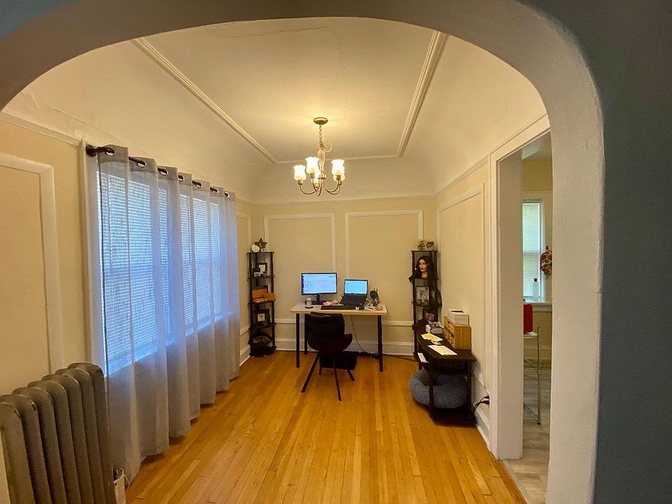 Dining room off kitchen