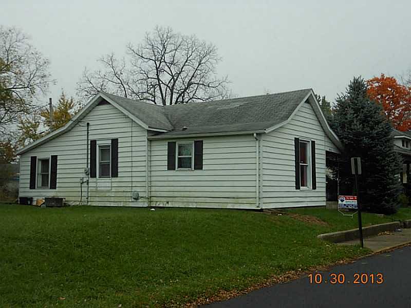 2nd image of 1422 Bronnenberg St