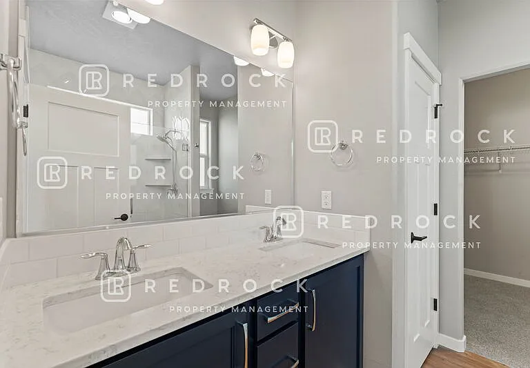 1725 N Meyers Ct — Photo 16