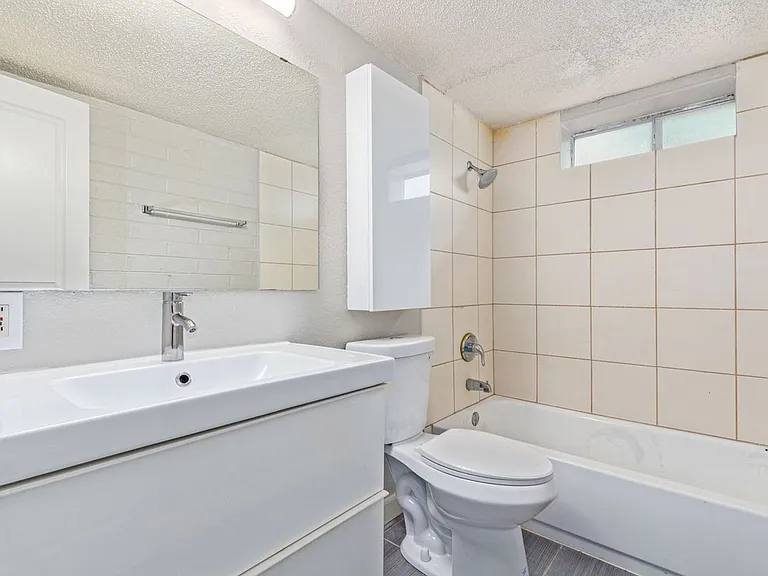 901 E. Pierce St. — Photo 17