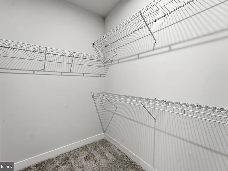16130 Hyde Park Pl — Photo 31