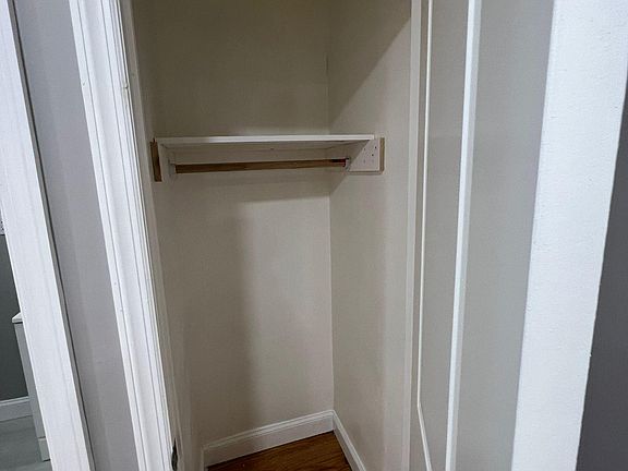 5th image of 593 Elizabeth Ave #3C