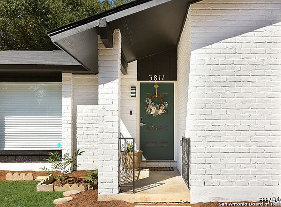 4th image of 3811 Petry Dr