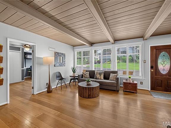 5th image of 1015 Barberry Ln