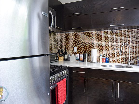 5th image of 997 Bergen St APT 5
