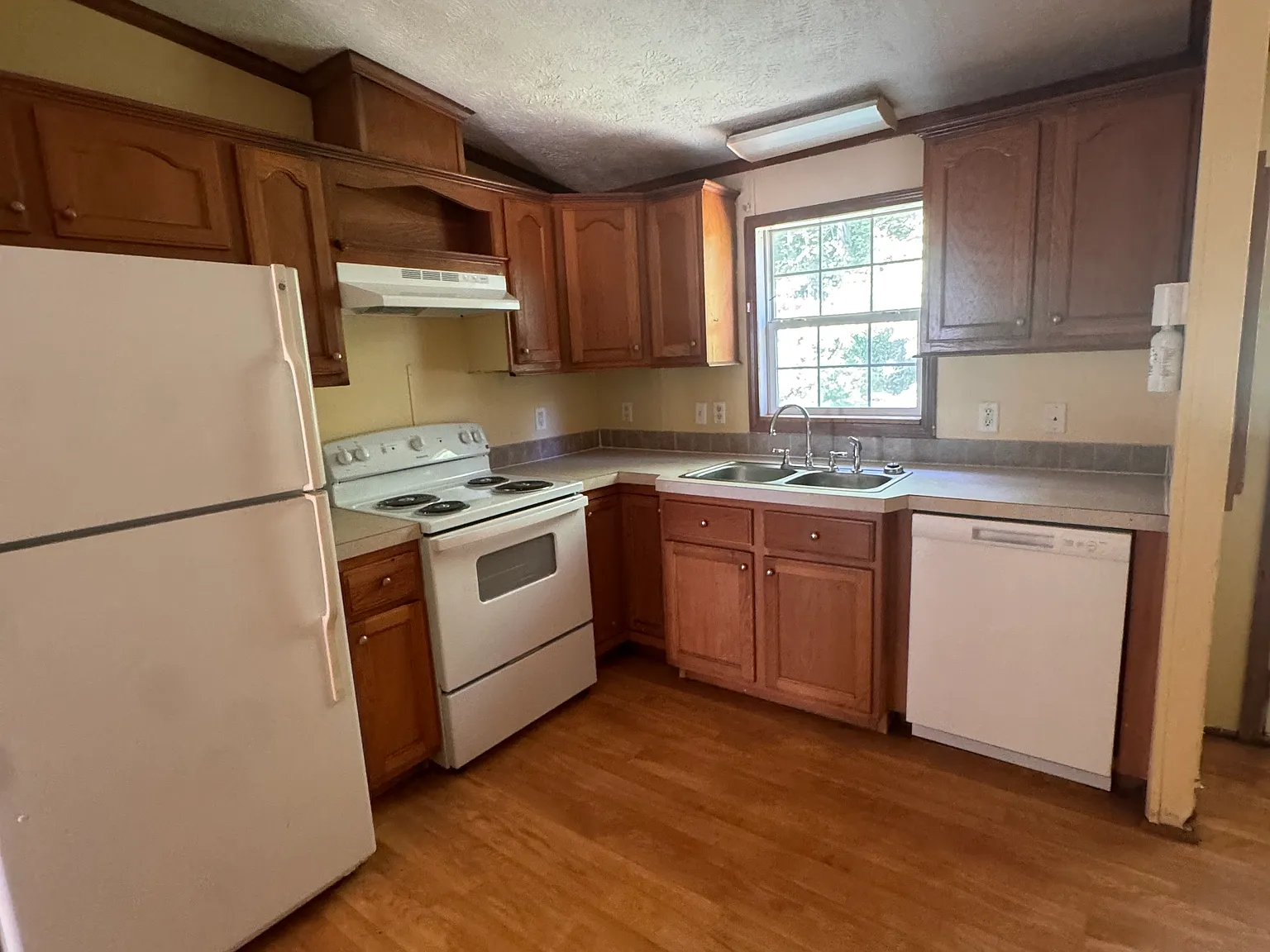 2 bed, 1000 sqft, $1,450 — Photo 2