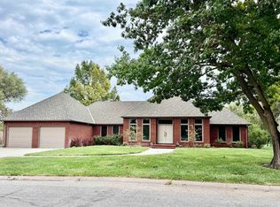 3306 Thunderbird Dr, Hutchinson, KS 67502
