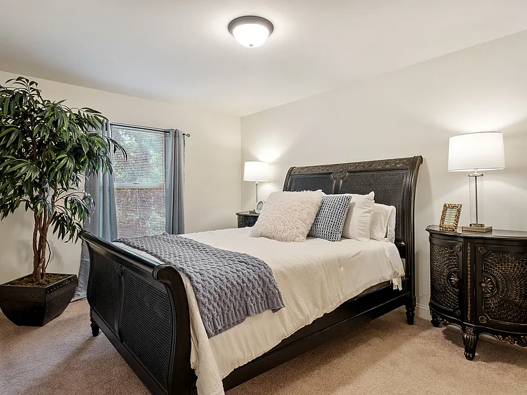 York Creek Apartments — Photo 19