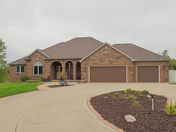 22 Castlereigh Ct-104