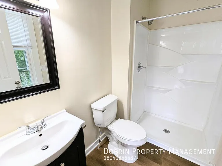 704 W Clay St — Photo 10