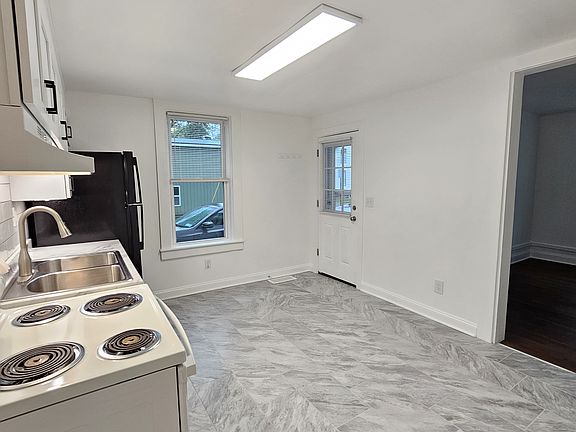2nd image of 7 Mechanic St #A