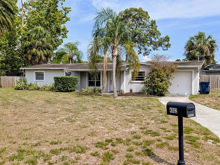 4502 S Cameron Ave — Photo 1