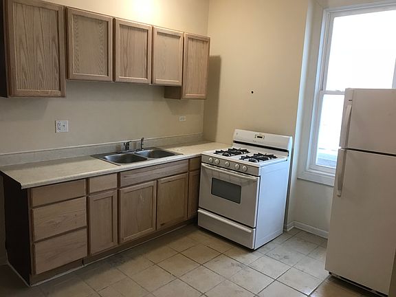 4th image of 1430 S Keeler Ave