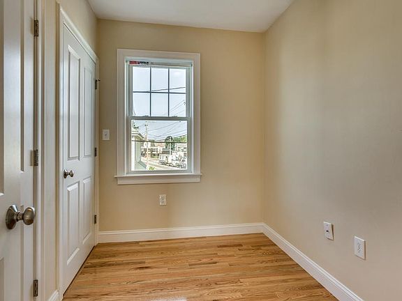 4th image of 249 Washington St #3