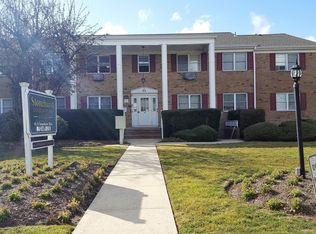 61 Stonehurst Blvd APT E, Freehold, NJ