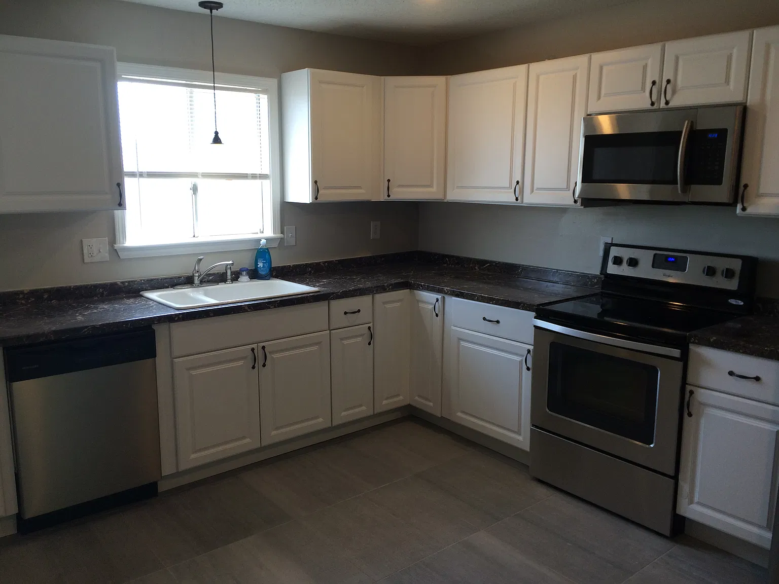 5 bed, 1894 sqft, $2,000 — Photo 2