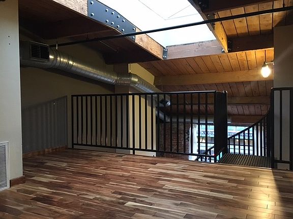 4th image of 1300 Penn St APT 203