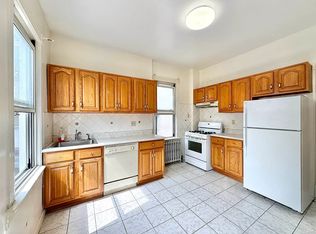 3157 37th St #1, Astoria, NY 11103