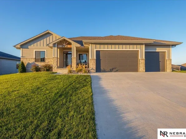 17102 Cora St, Bennington, NE 68007