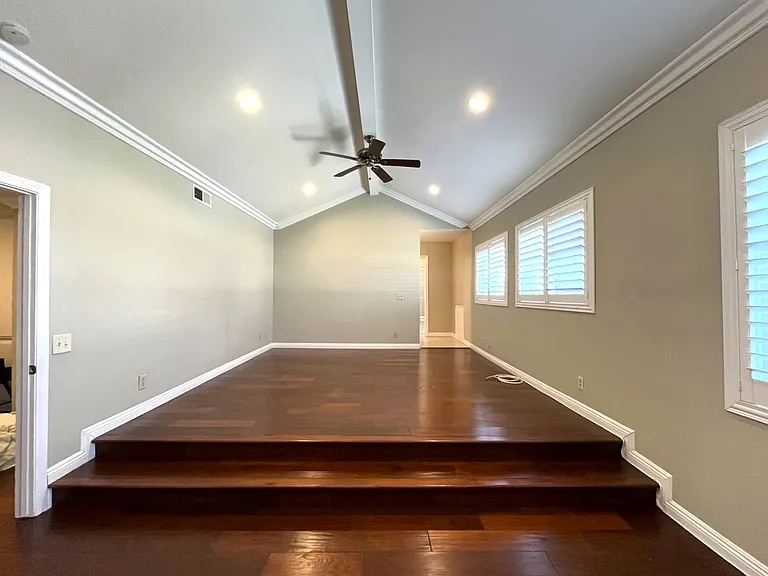 581 S Greenwich St — Photo 25
