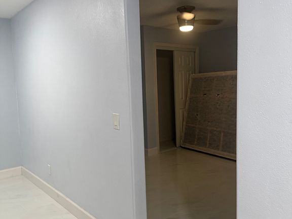 4th image of 4185 Berkshire Dr