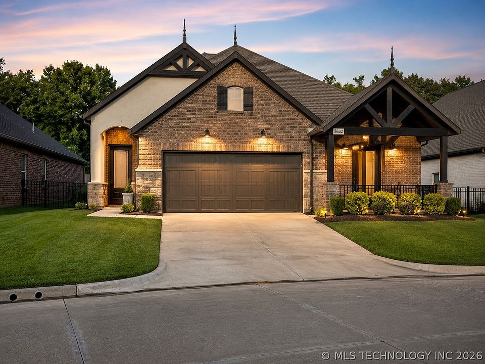 1st image of 3632 S Redwood Dr