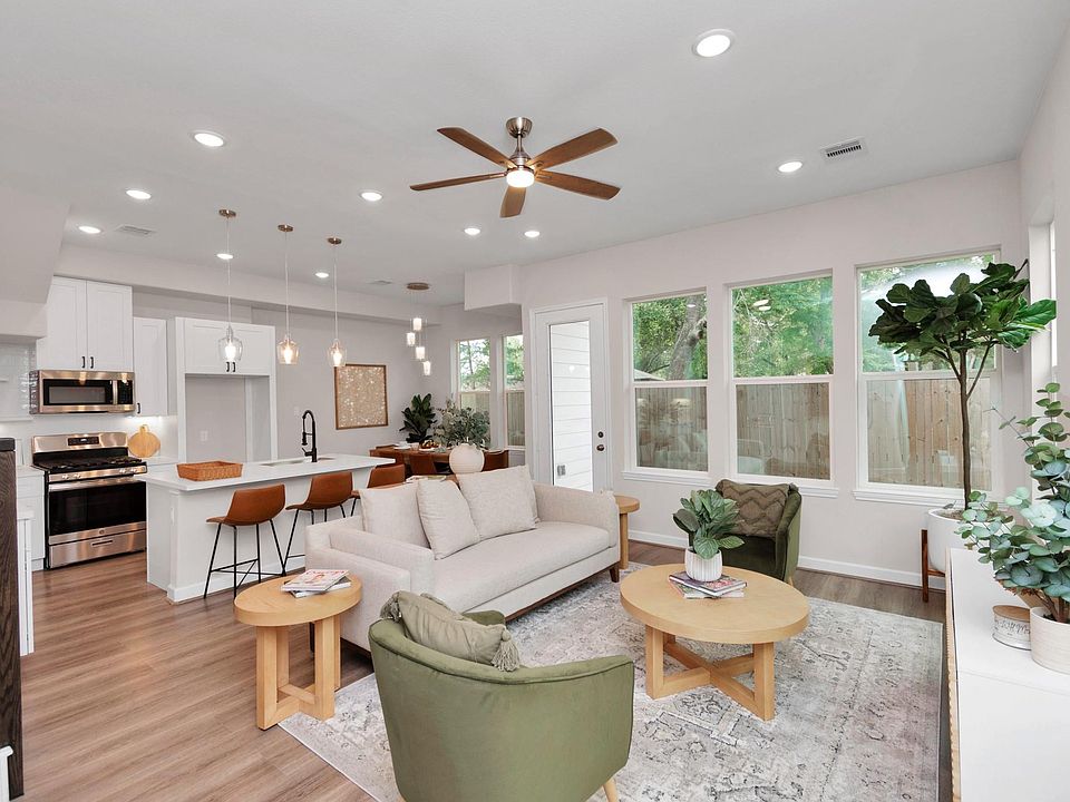 1st image of 2349 Hoskins Dr