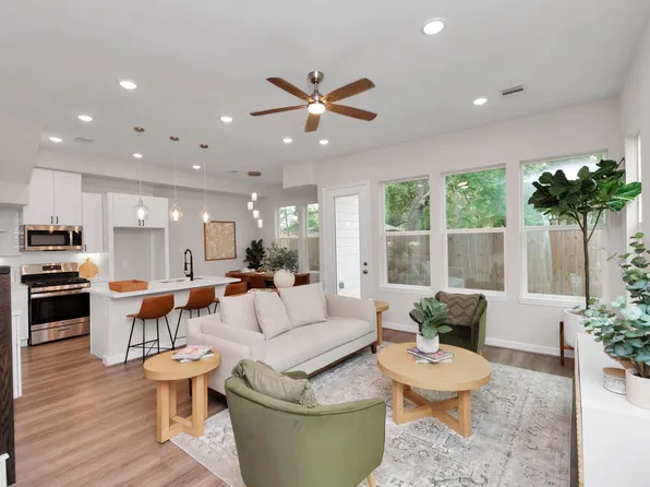 2349 Hoskins Dr, Houston, TX 77080