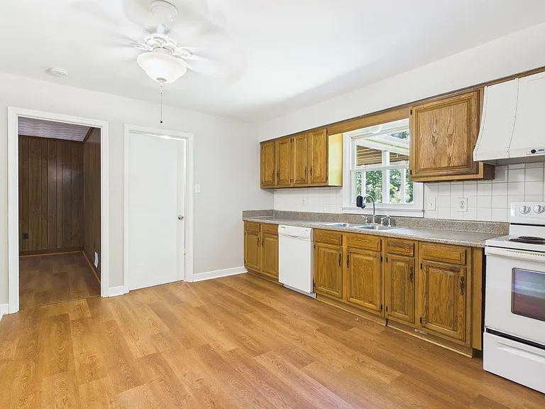 3041 Clintwood Rd — Photo 12