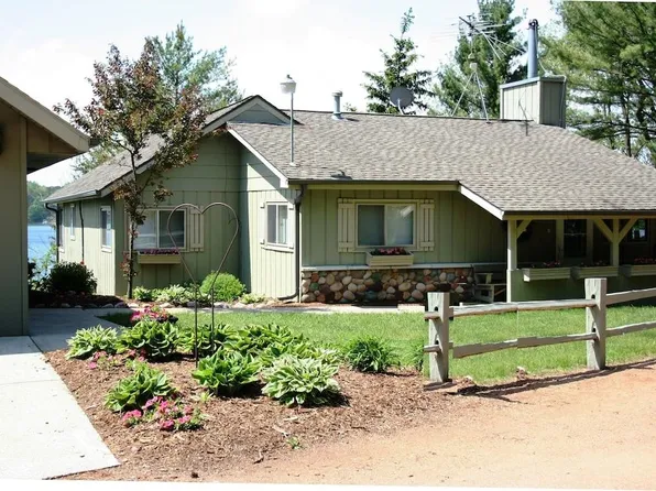 W6467 Cottonville Dr, Wautoma, WI 54982