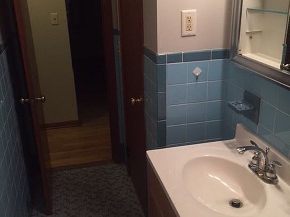 5th image of 2327 Brookview Blvd #Down