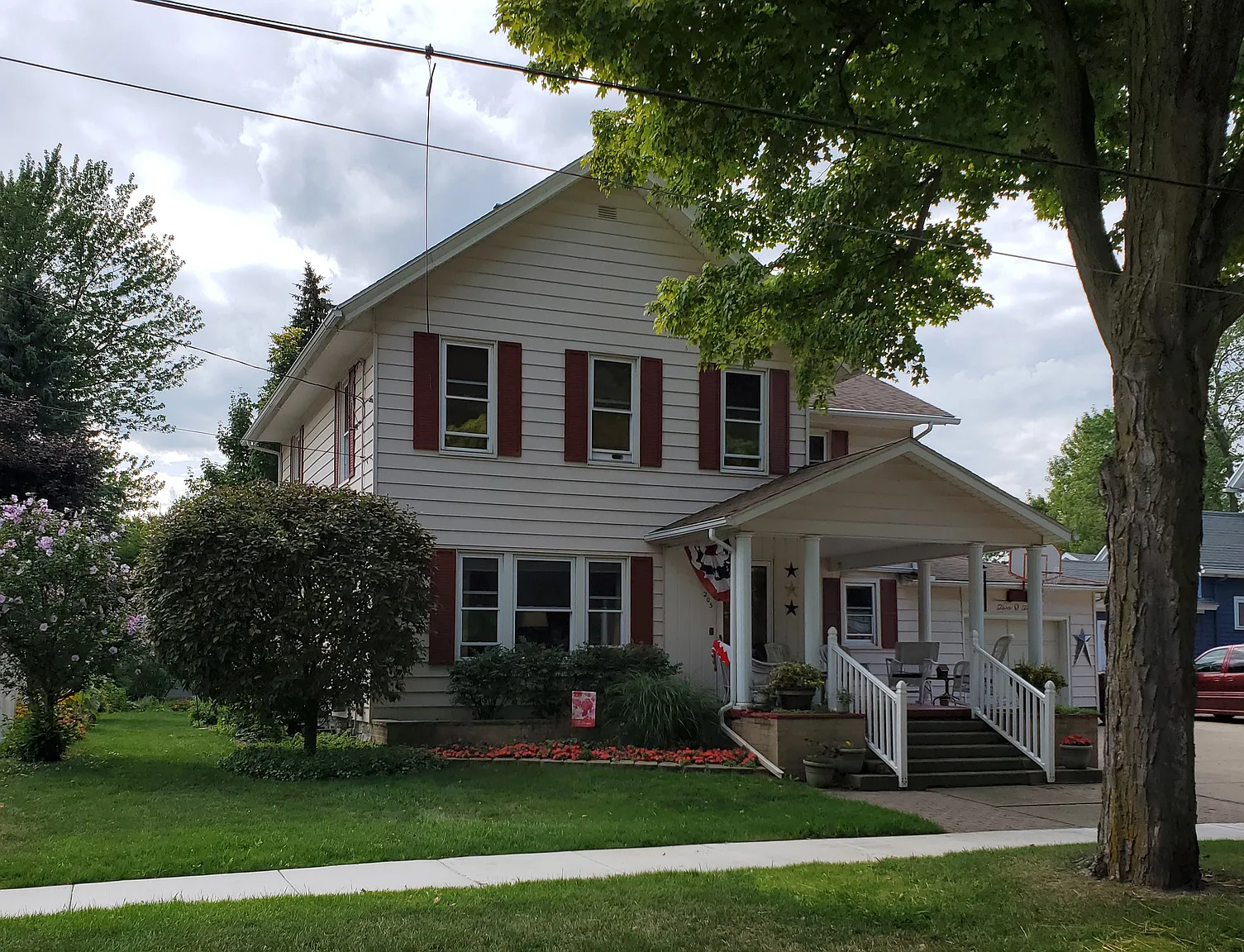 205 N Swegles St photo 1