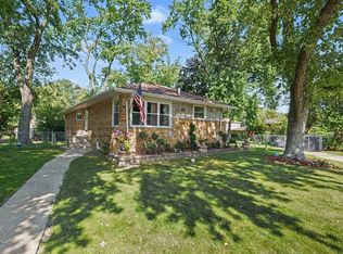 908 E 159th Pl, South Holland, IL 60473