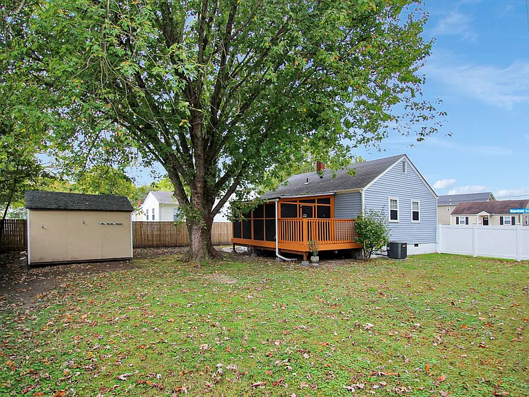 414 Wakefield Ave — Photo 21