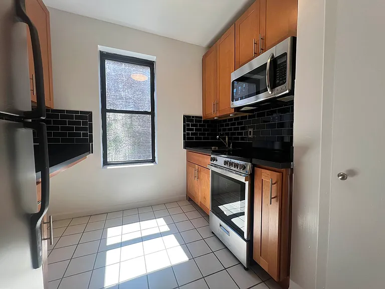 115 Washington Pl #22 — Photo 10