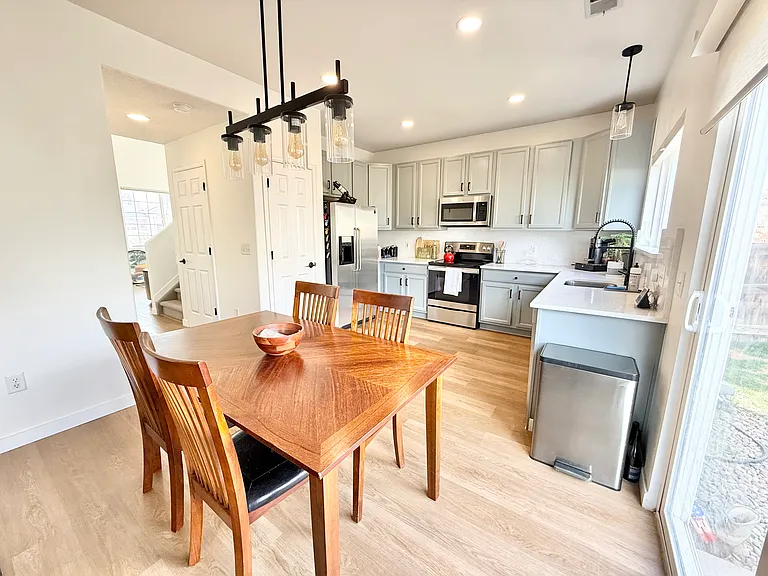 387 Ivory Cir — Photo 4