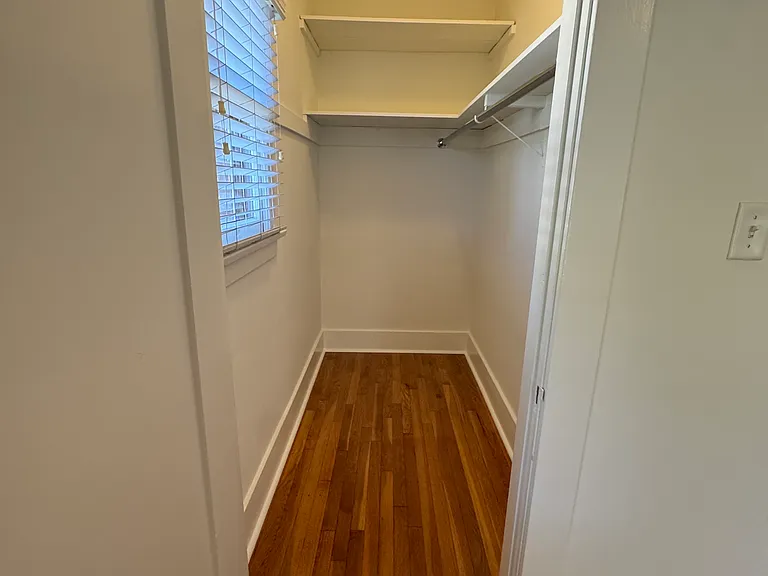 Walk in closet