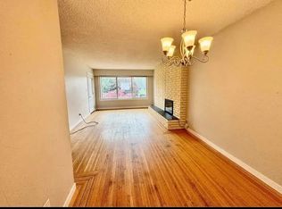 15873 Russell Ave #8, White Rock, BC V4B2S5