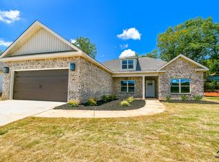 111 Early Dr, Byron, GA 31008