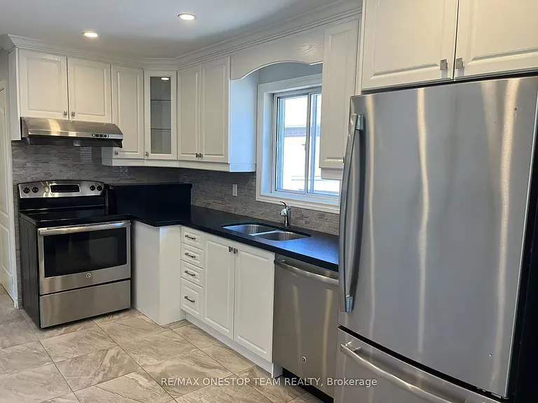 936 Pharmacy Ave — Photo 5