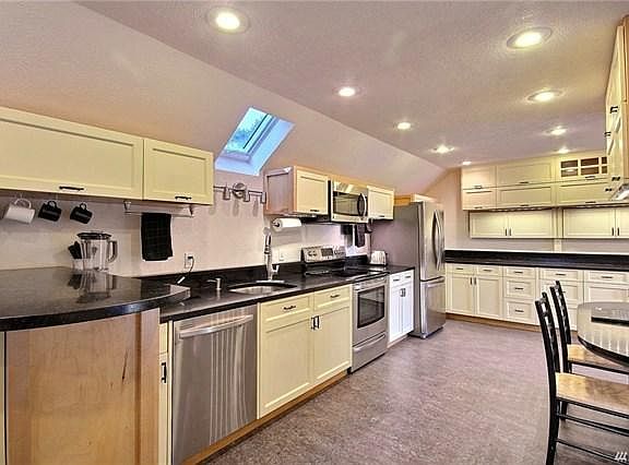 3rd image of 1511 1/2 NW 62nd St