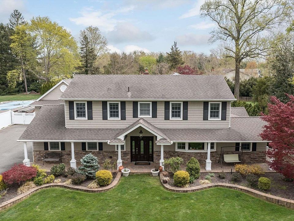 1st image of 8 Meadowrue Lane