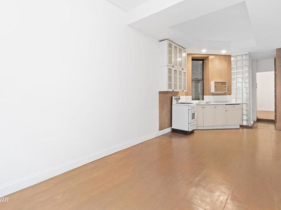 1st image of 534 E 11th St APT 5