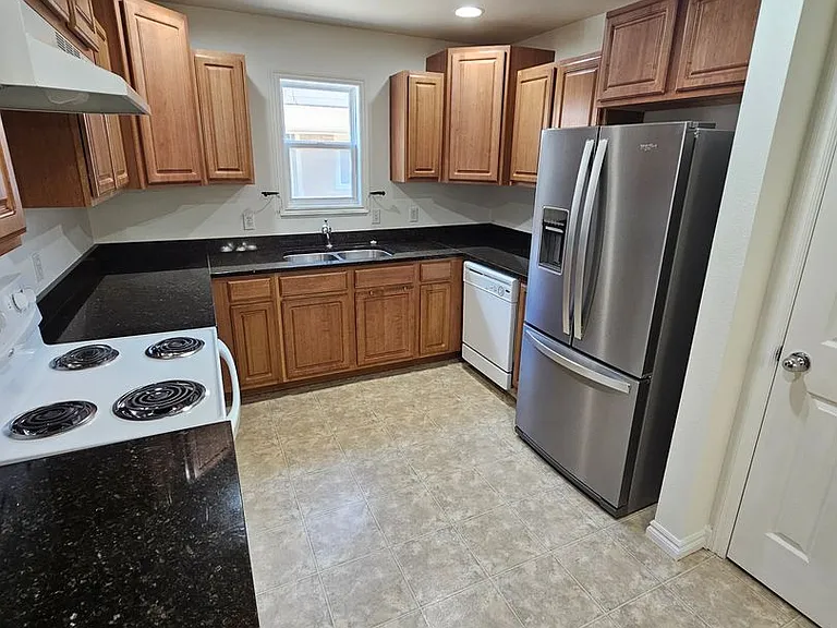 28 Fuller Cir — Photo 9